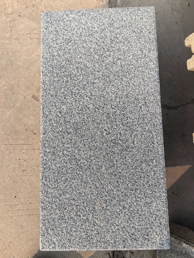 芝麻灰仿石透水砖